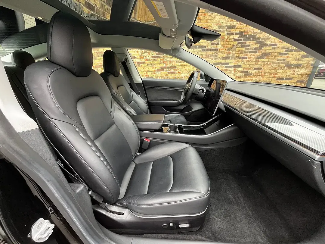 Tesla Model 3 - Thumbnail 12