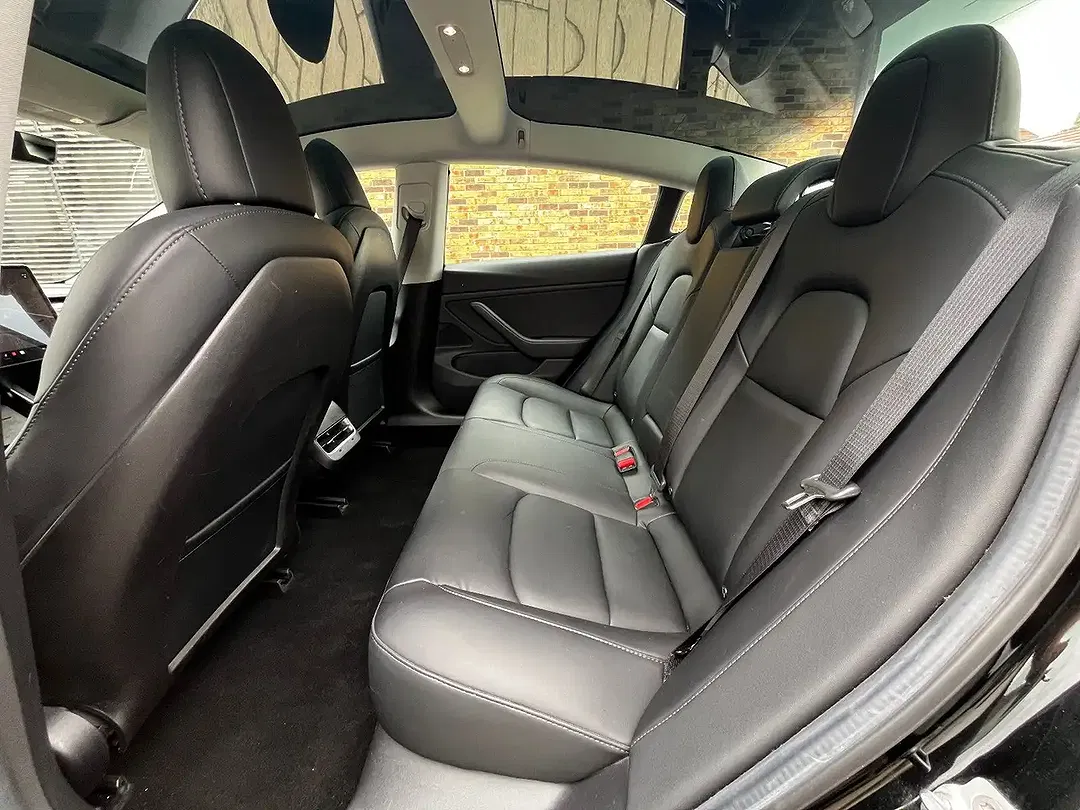 Tesla Model 3 - Thumbnail 14