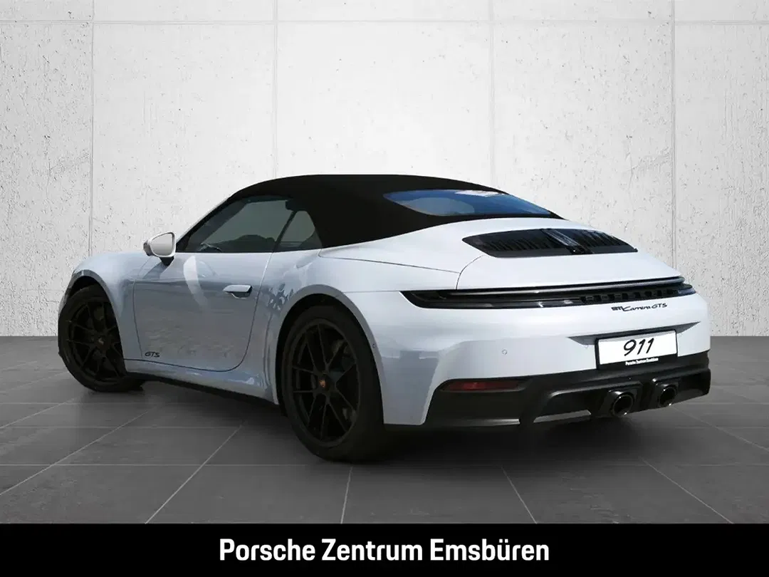 Porsche 992 - Thumbnail 3