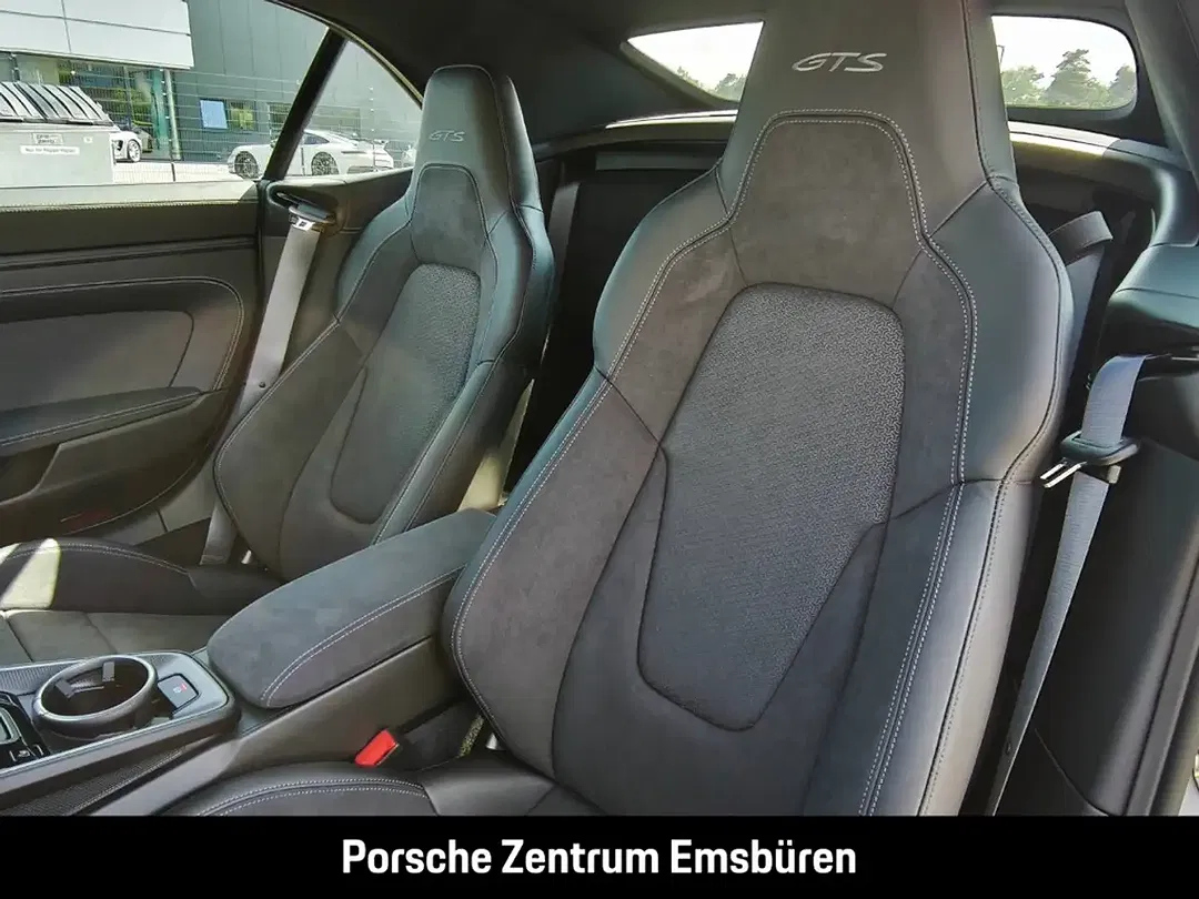 Porsche 992 - Thumbnail 5