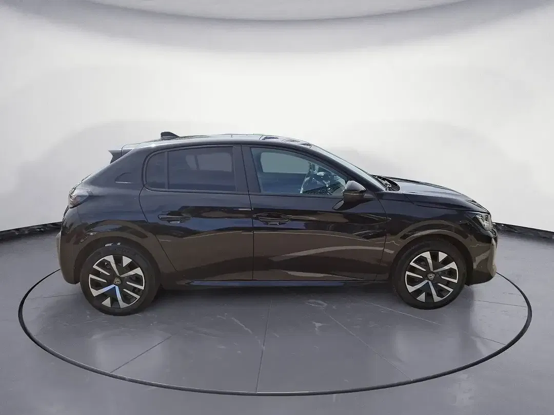 Peugeot 208 - Thumbnail 4