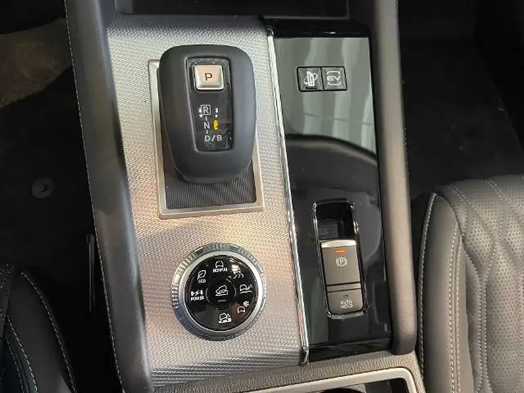 Mitsubishi Outlander - Thumbnail 12