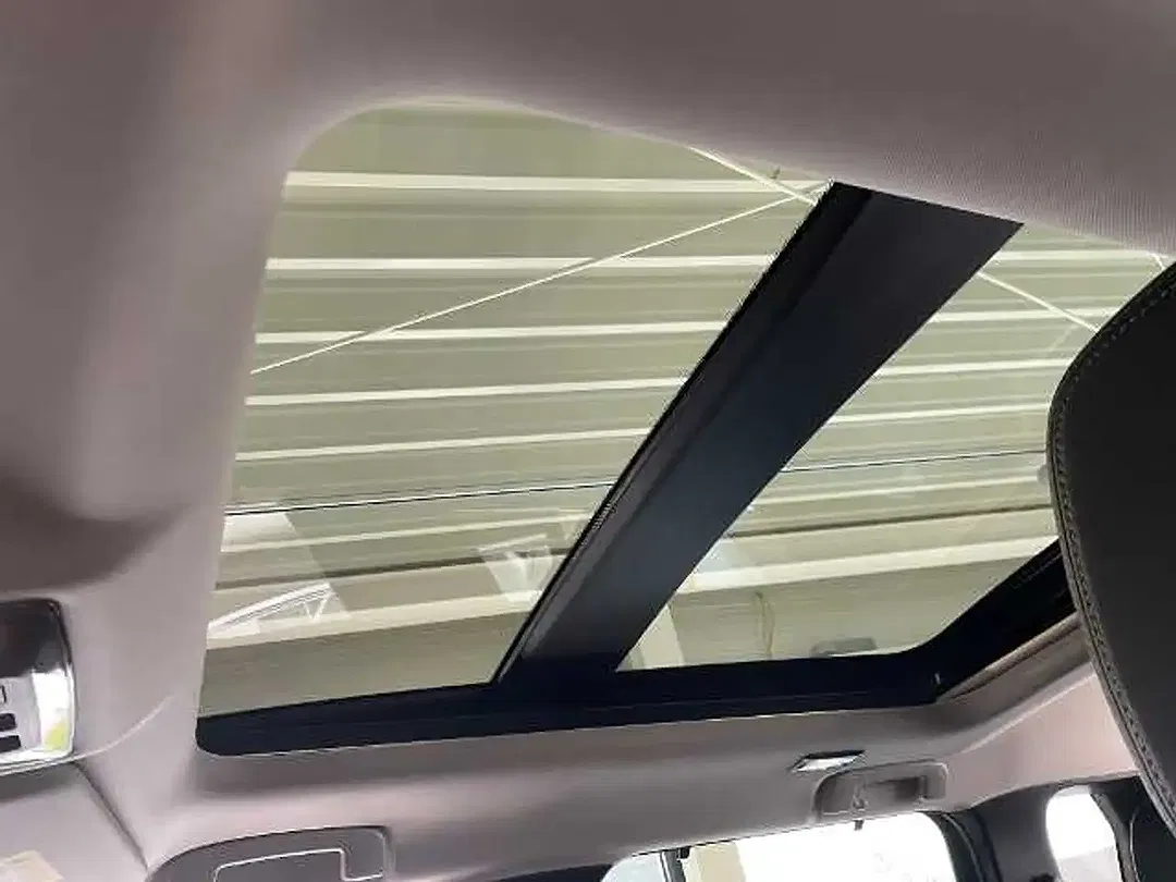Mitsubishi Outlander - Thumbnail 14