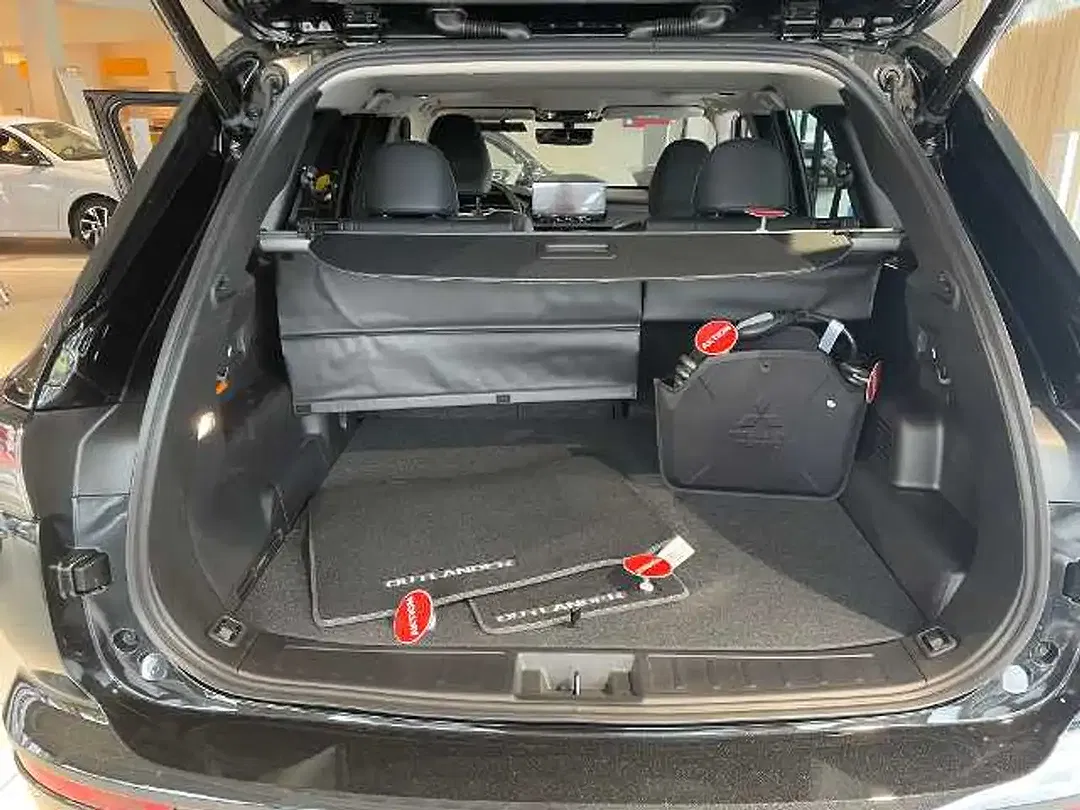 Mitsubishi Outlander - Thumbnail 7