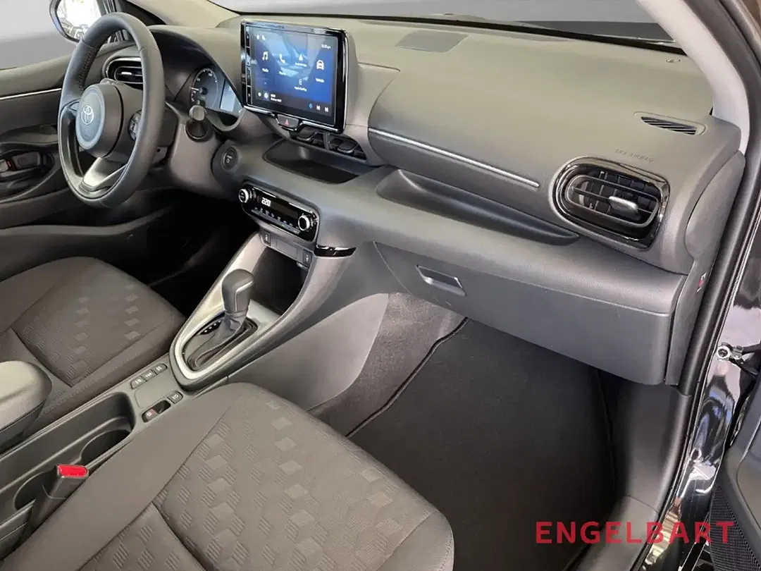 Toyota Yaris - Thumbnail 10