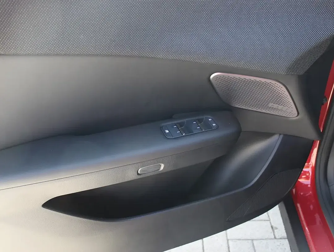 Mazda CX-6e - Thumbnail 7
