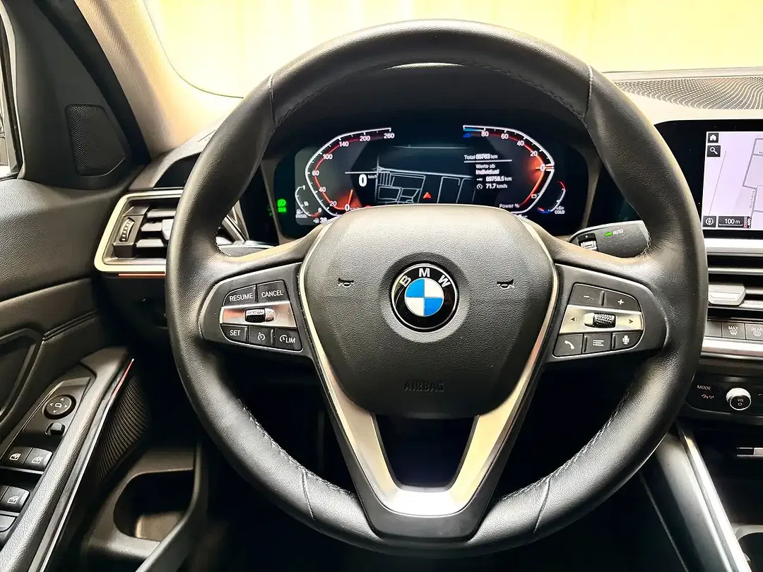 BMW 320 - Thumbnail 10