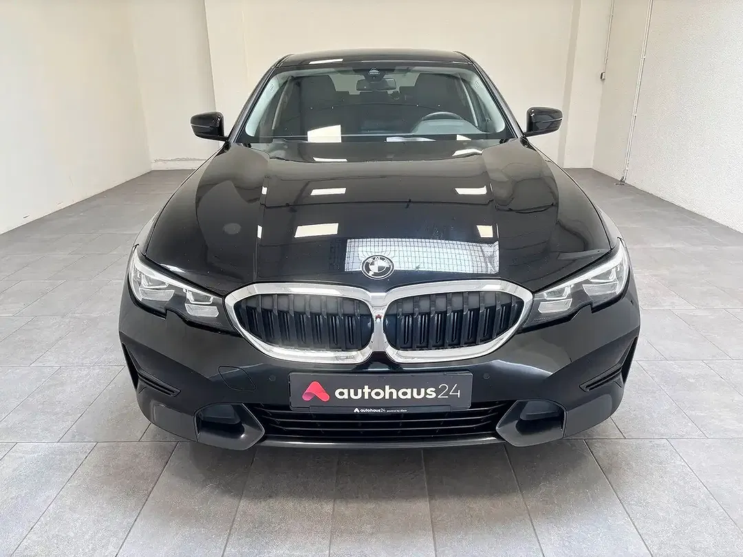 BMW 320 - Thumbnail 2