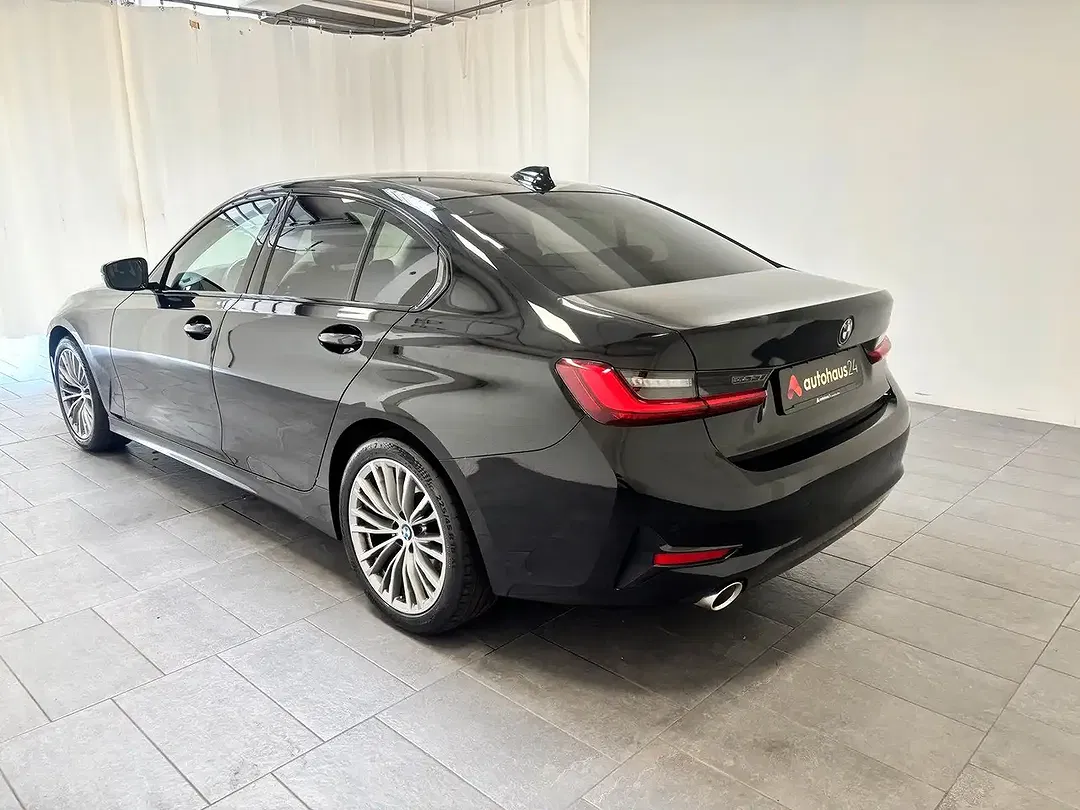BMW 320 - Thumbnail 4