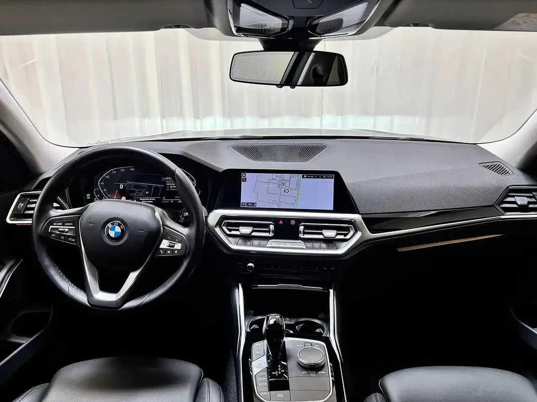 BMW 320 - Thumbnail 9