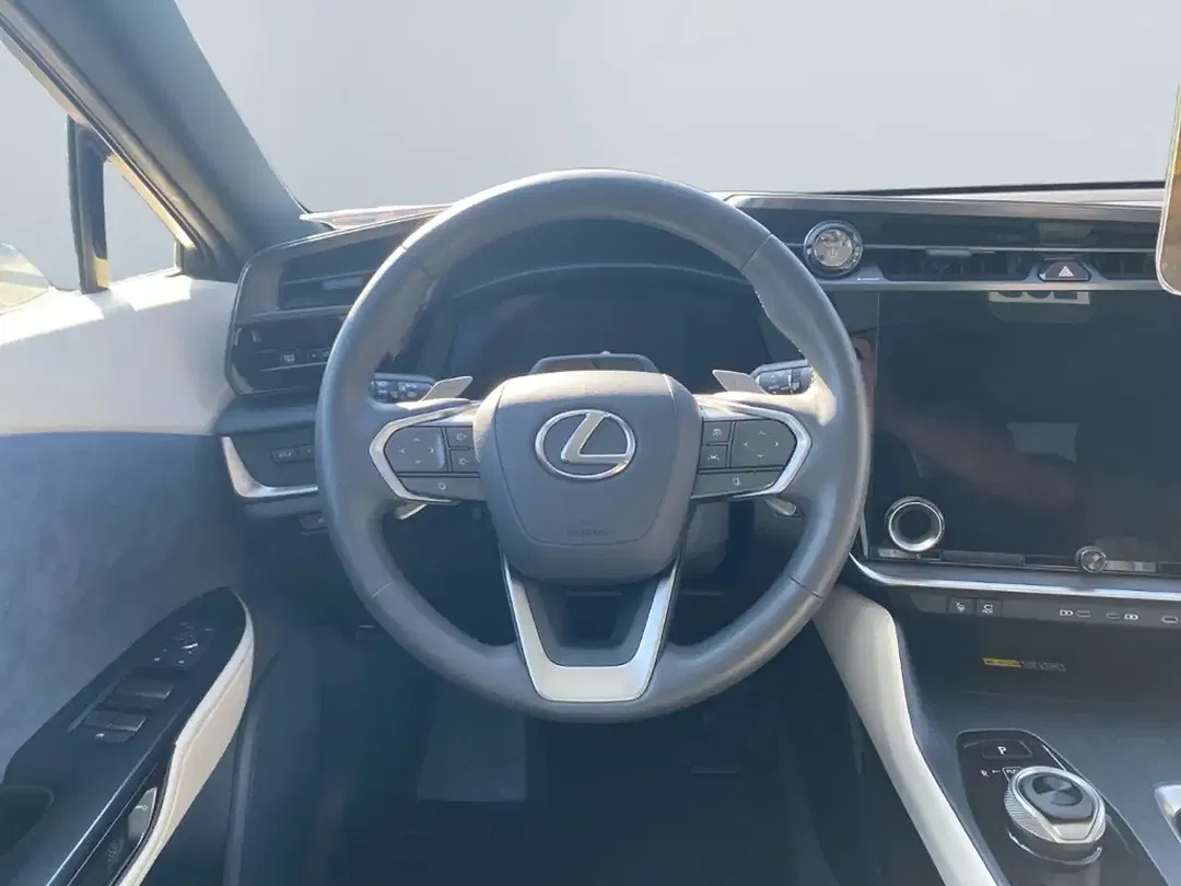Lexus RZ - Thumbnail 13