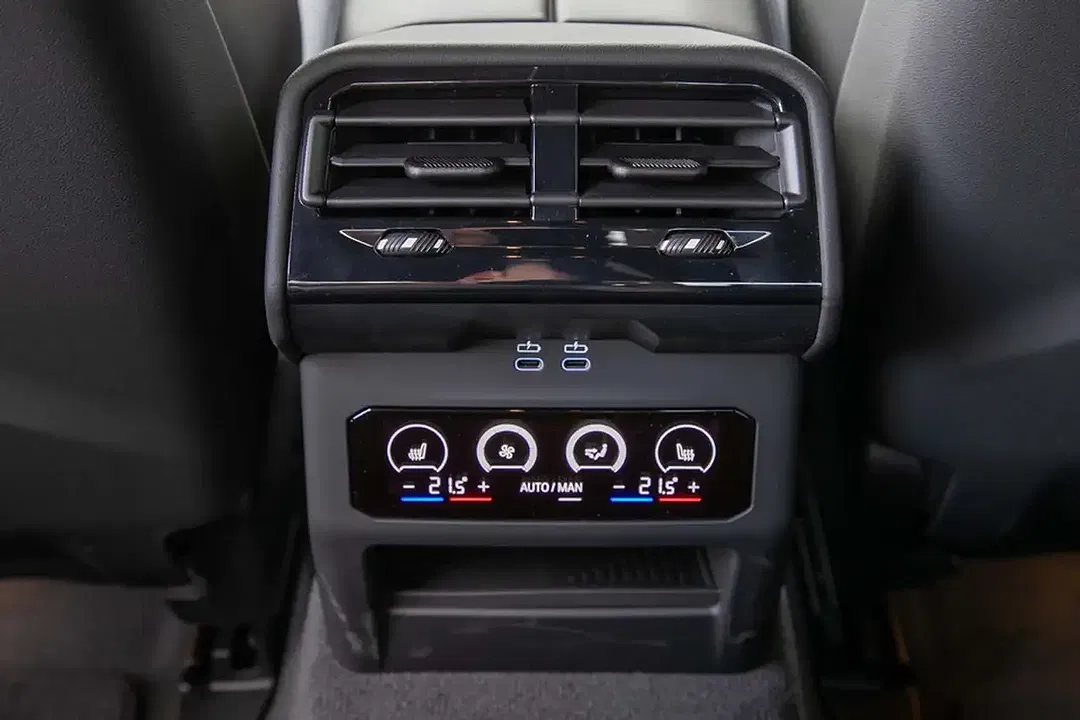 BMW M5 - Thumbnail 11