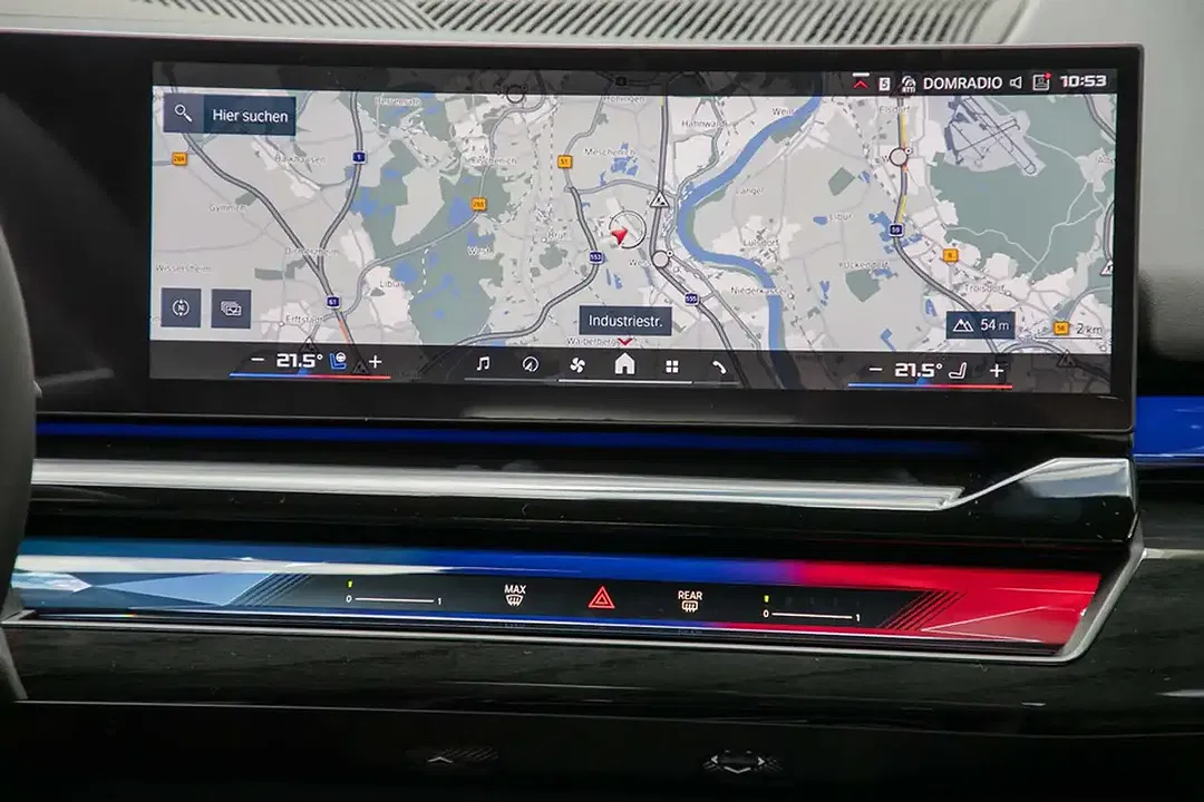 BMW M5 - Thumbnail 13