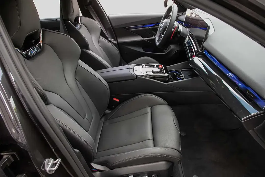 BMW M5 - Thumbnail 2