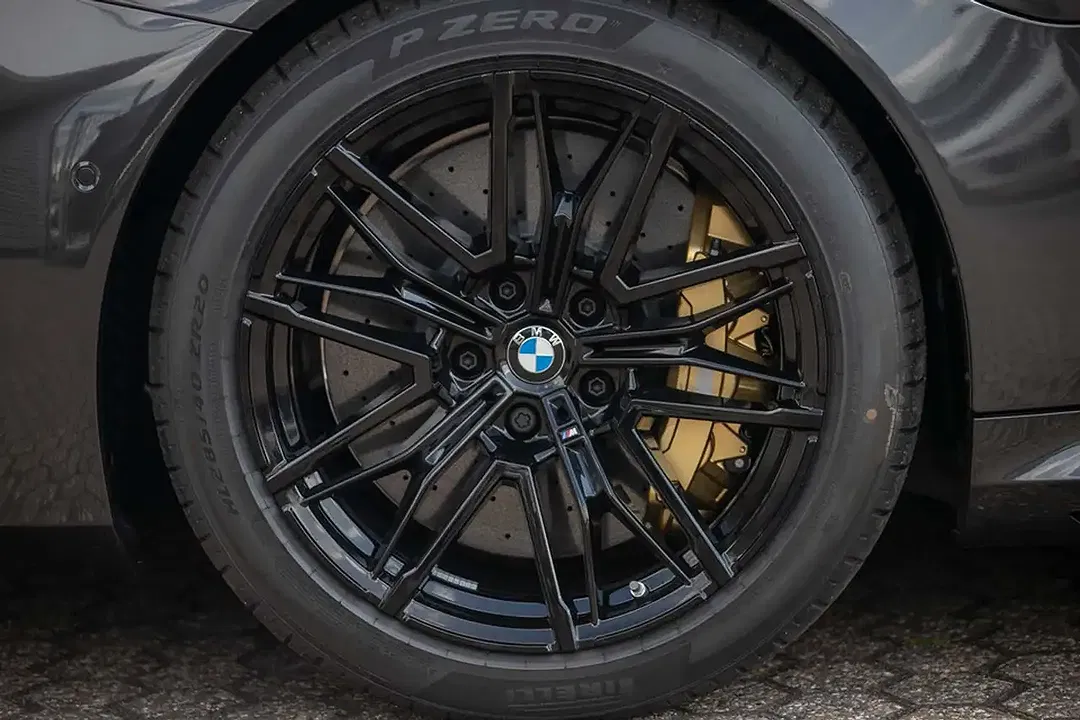 BMW M5 - Thumbnail 4