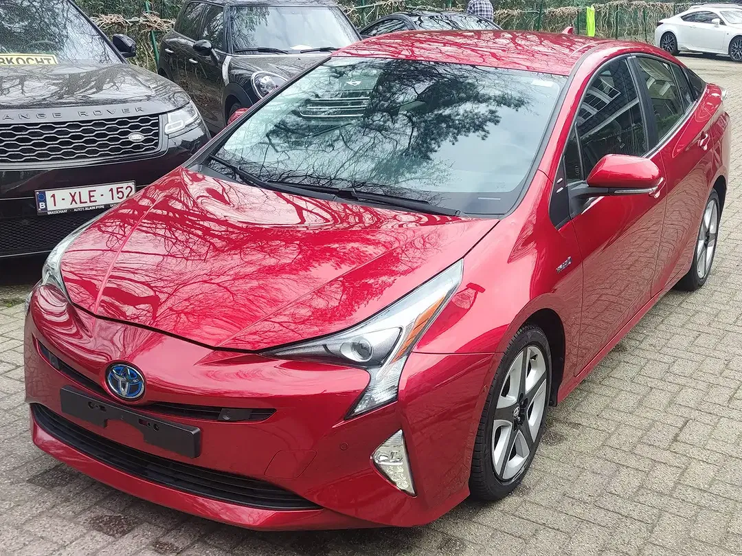 Toyota Prius - Thumbnail 1