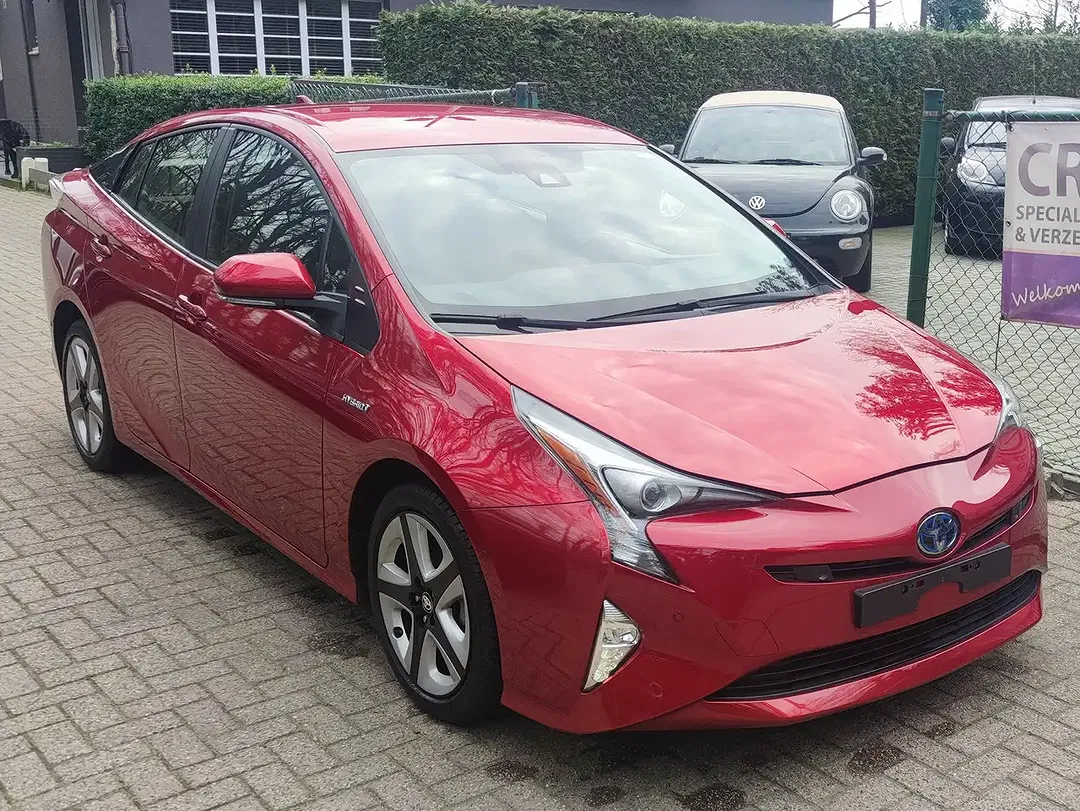Toyota Prius - Thumbnail 3