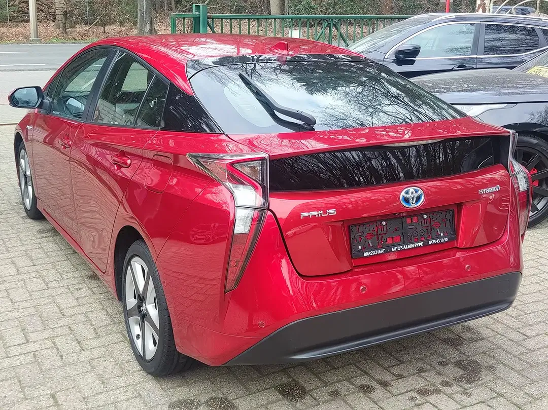 Toyota Prius - Thumbnail 6