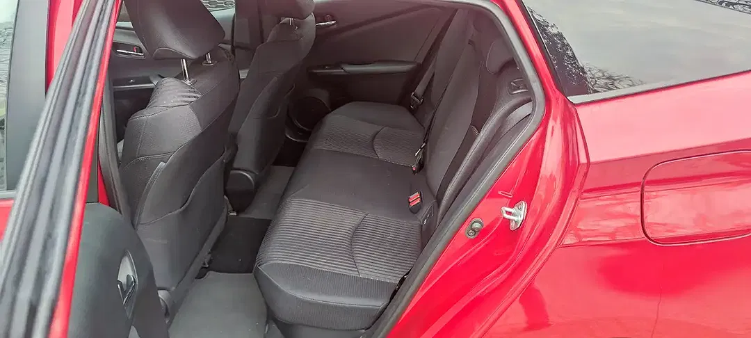 Toyota Prius - Thumbnail 9