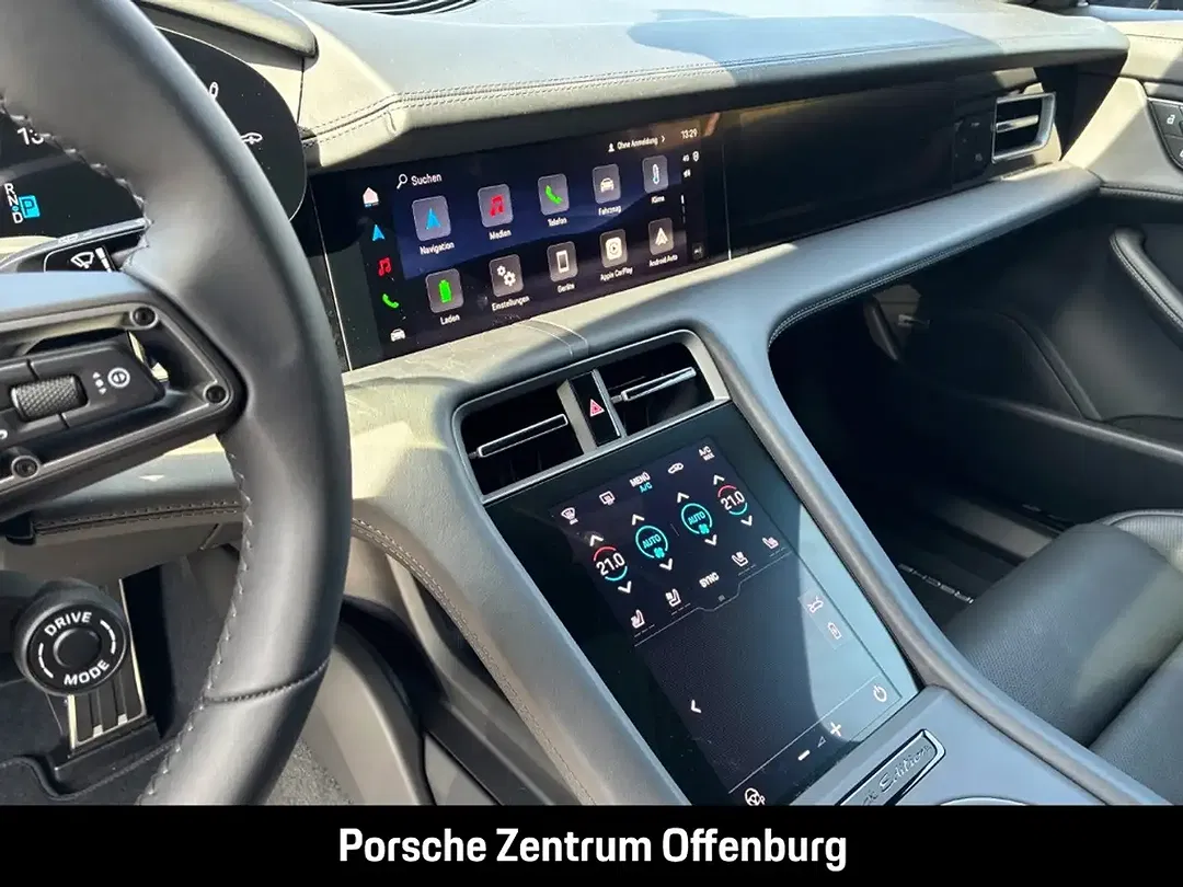 Porsche Taycan - Thumbnail 14