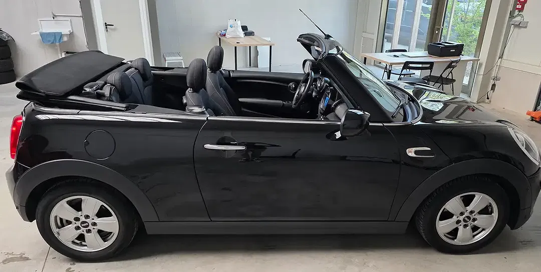 MINI Cooper Cabrio - Thumbnail 4