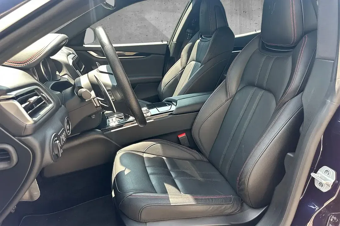 Maserati Ghibli - Thumbnail 11