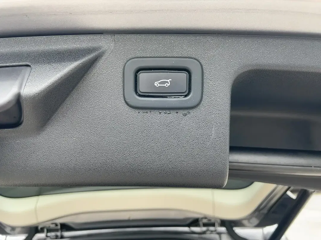 Land Rover Discovery Sport - Thumbnail 14