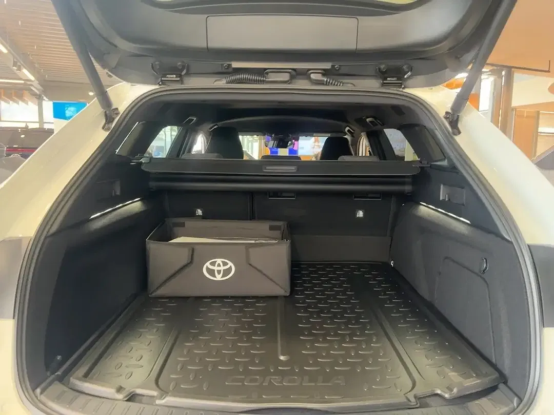 Toyota Corolla - Thumbnail 13