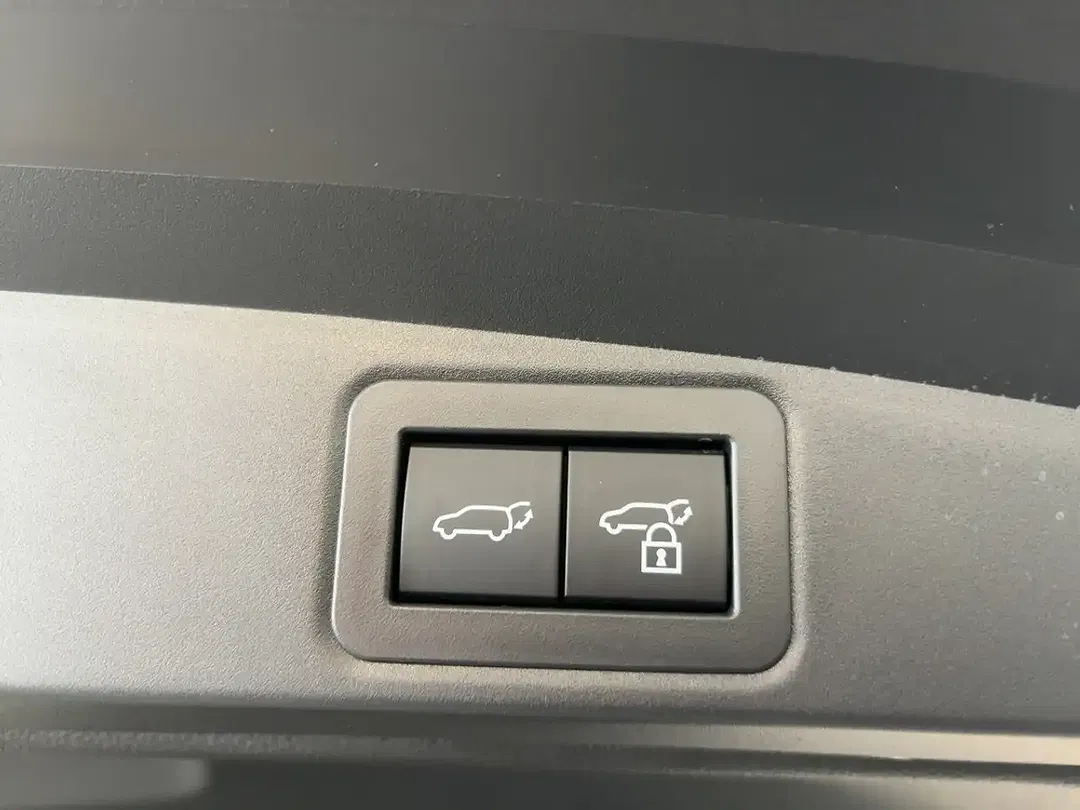 Toyota Corolla - Thumbnail 14