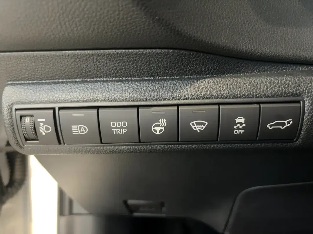 Toyota Corolla - Thumbnail 15