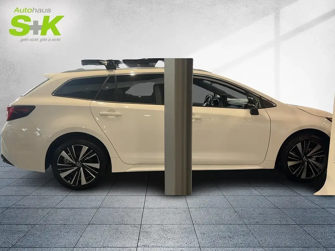 Toyota Corolla - Thumbnail 2