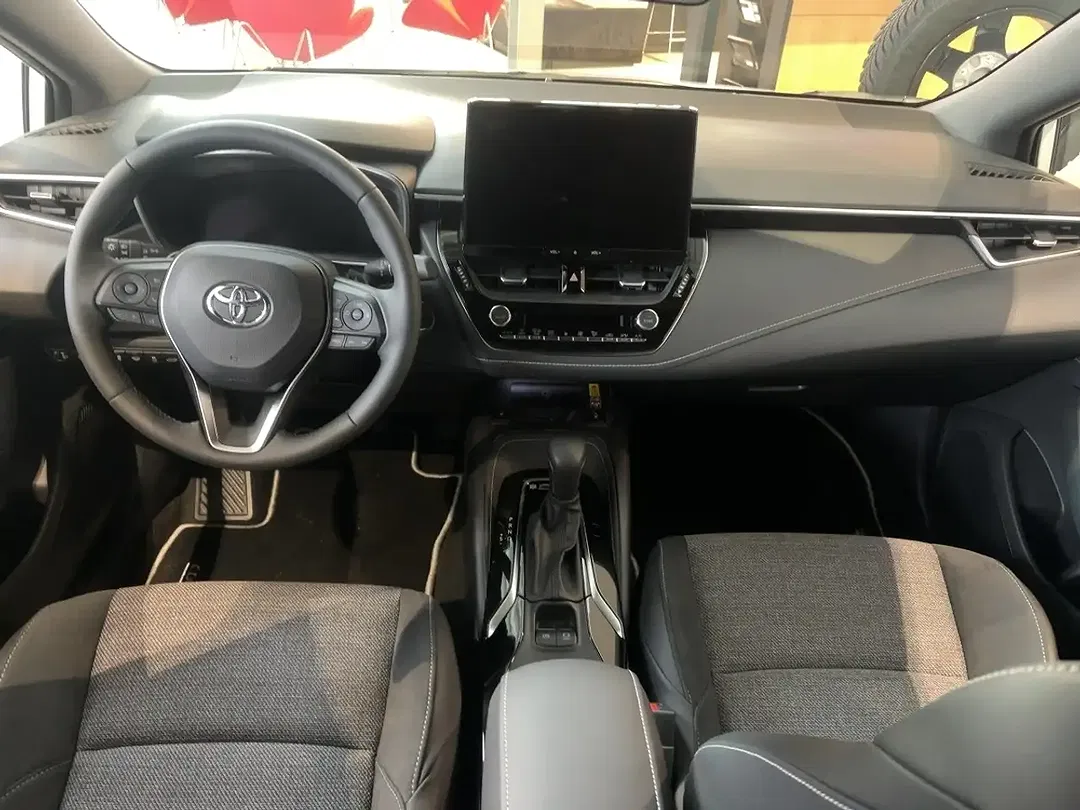Toyota Corolla - Thumbnail 8
