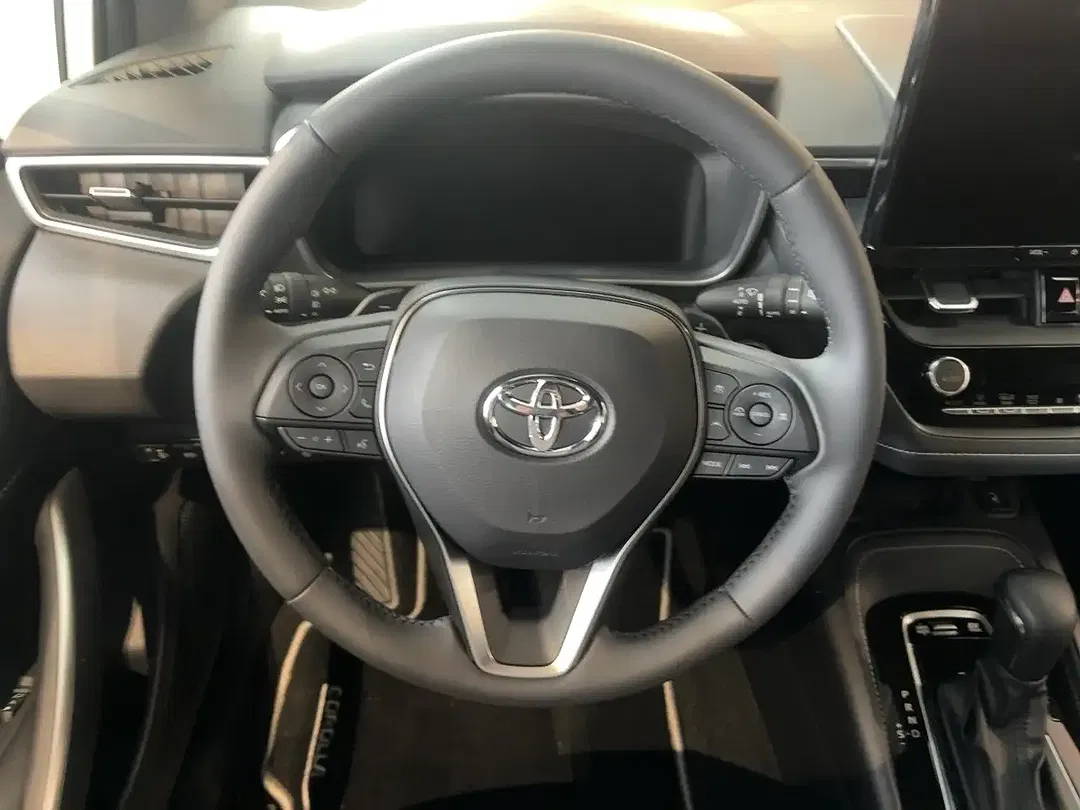 Toyota Corolla - Thumbnail 9