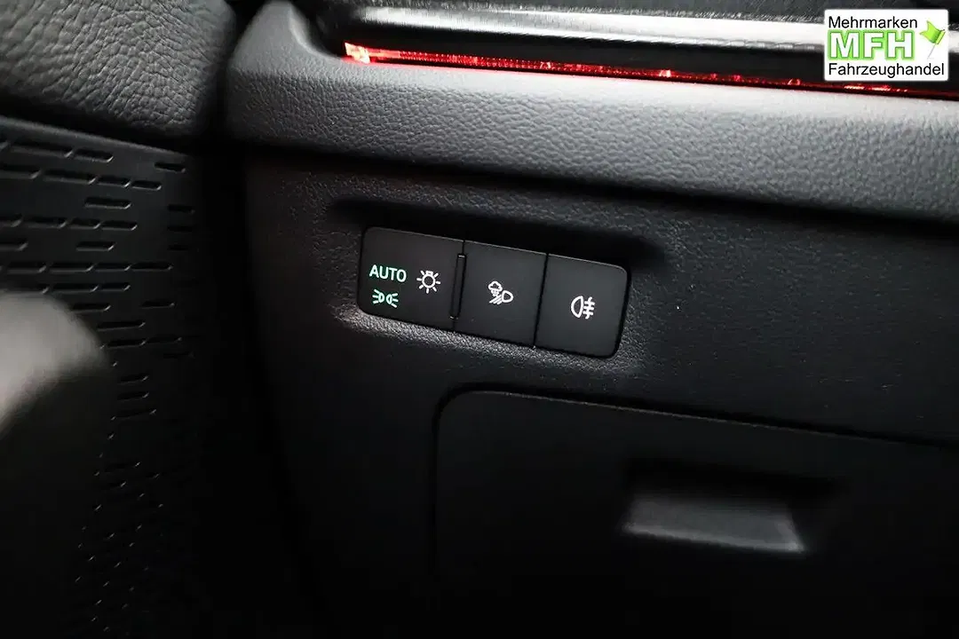 Skoda Octavia - Thumbnail 8