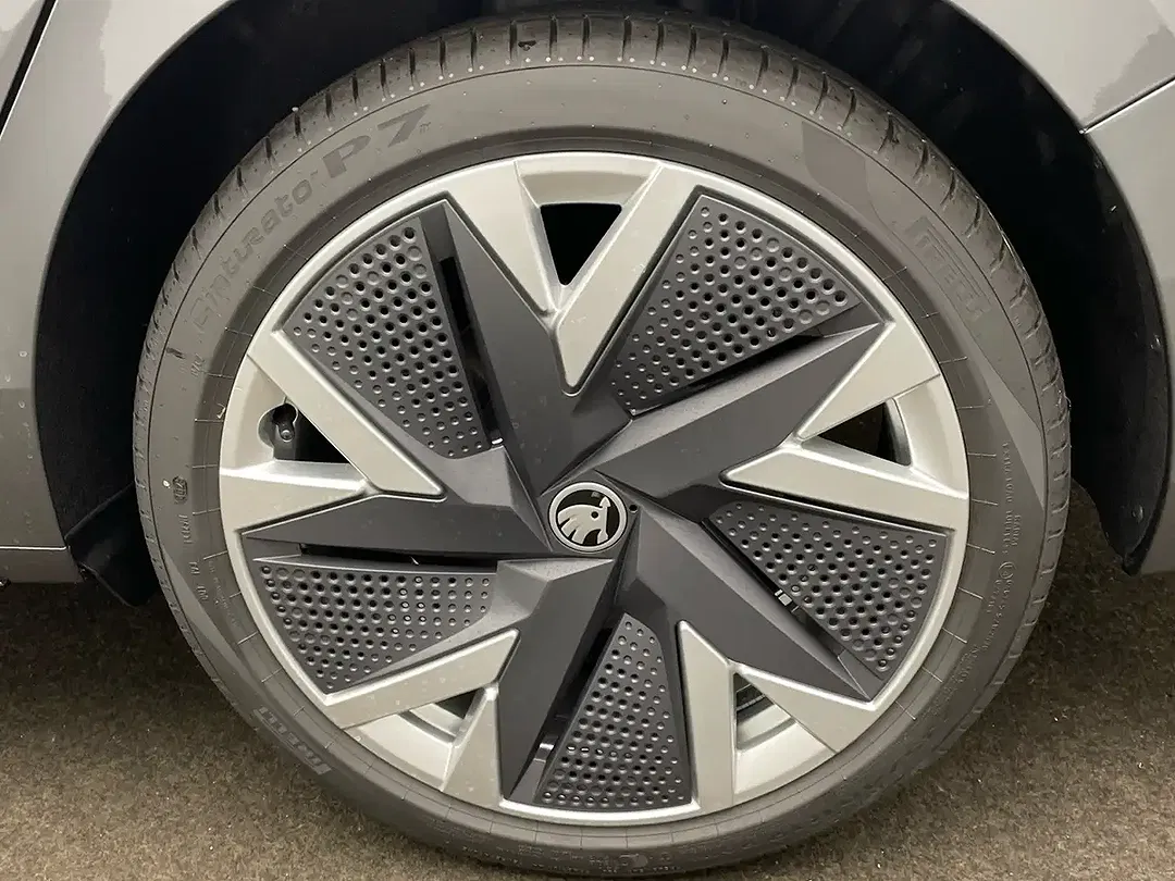 Skoda Superb - Thumbnail 6