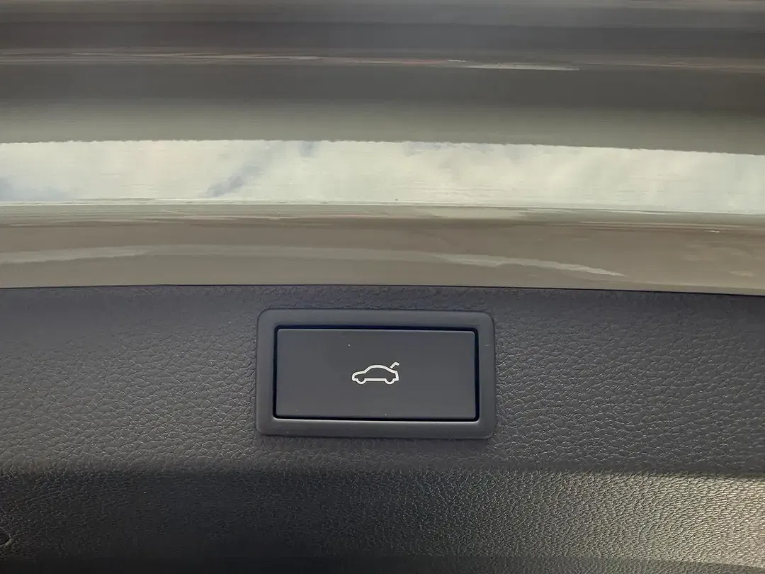 Skoda Karoq - Thumbnail 8