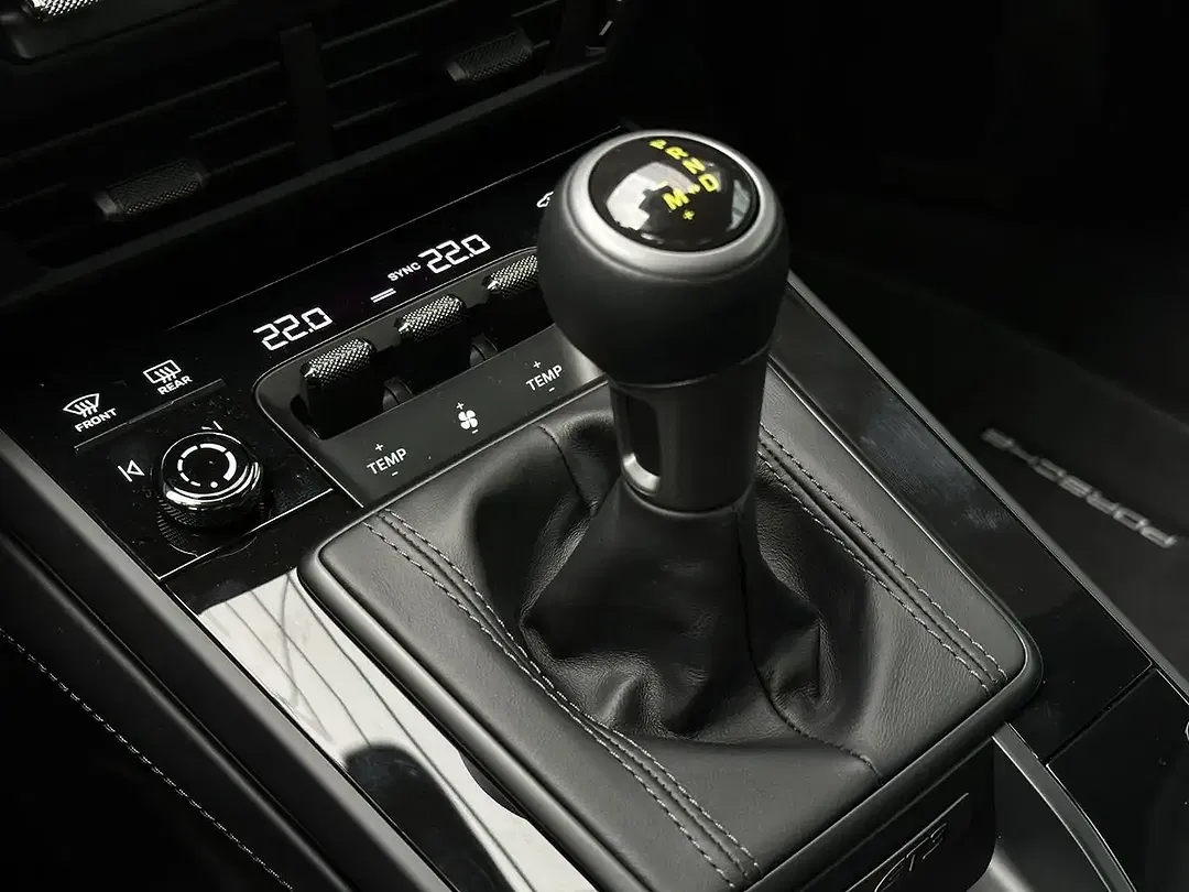 Porsche 992 - Thumbnail 11