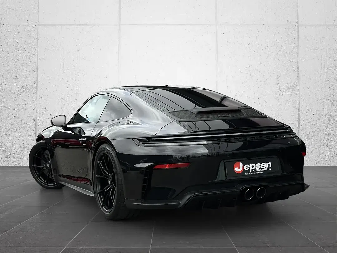 Porsche 992 - Thumbnail 3