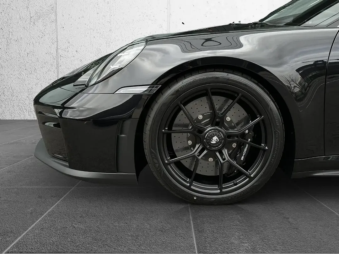 Porsche 992 - Thumbnail 5