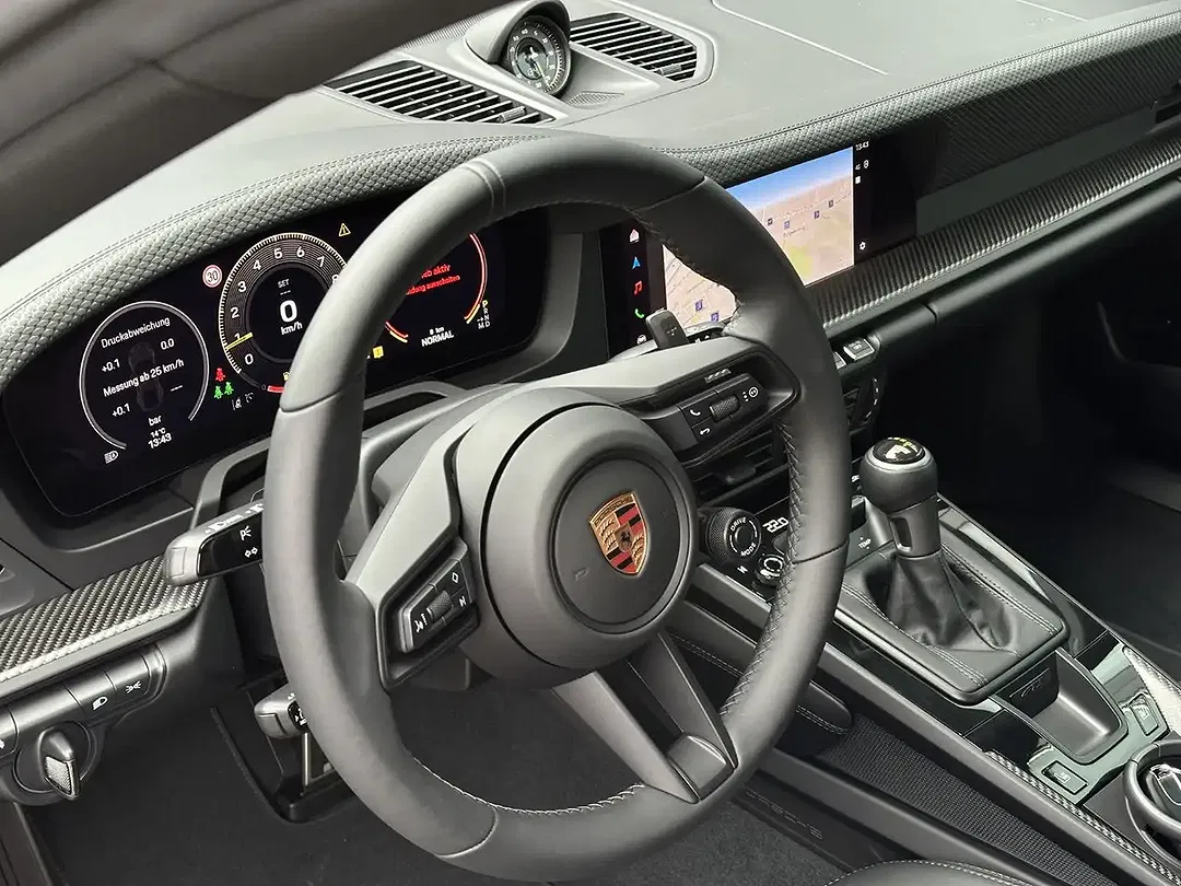 Porsche 992 - Thumbnail 6