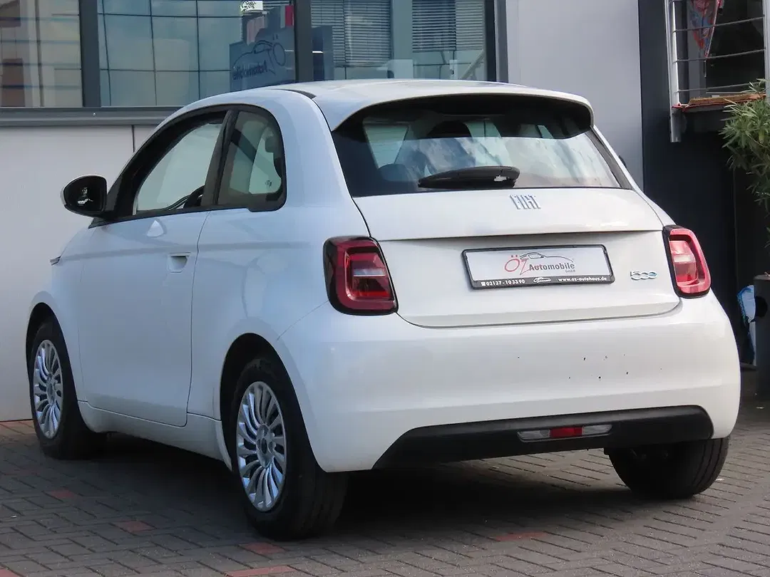 Fiat 500e - Thumbnail 10