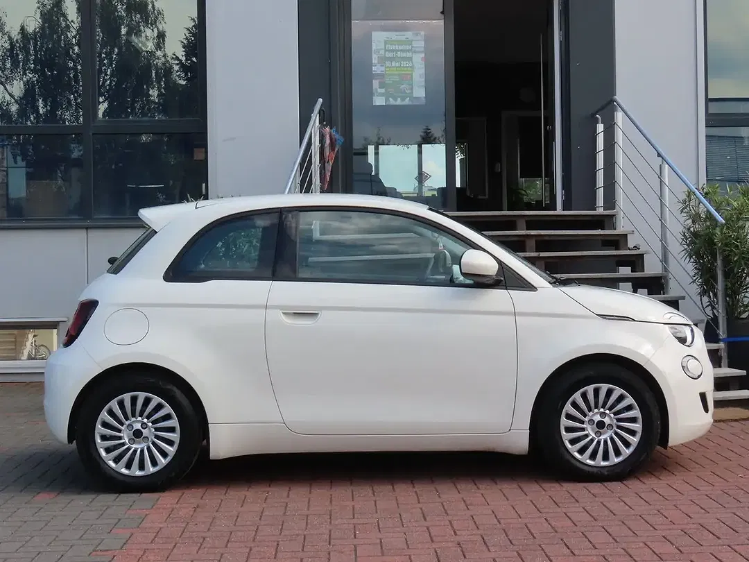 Fiat 500e - Thumbnail 11