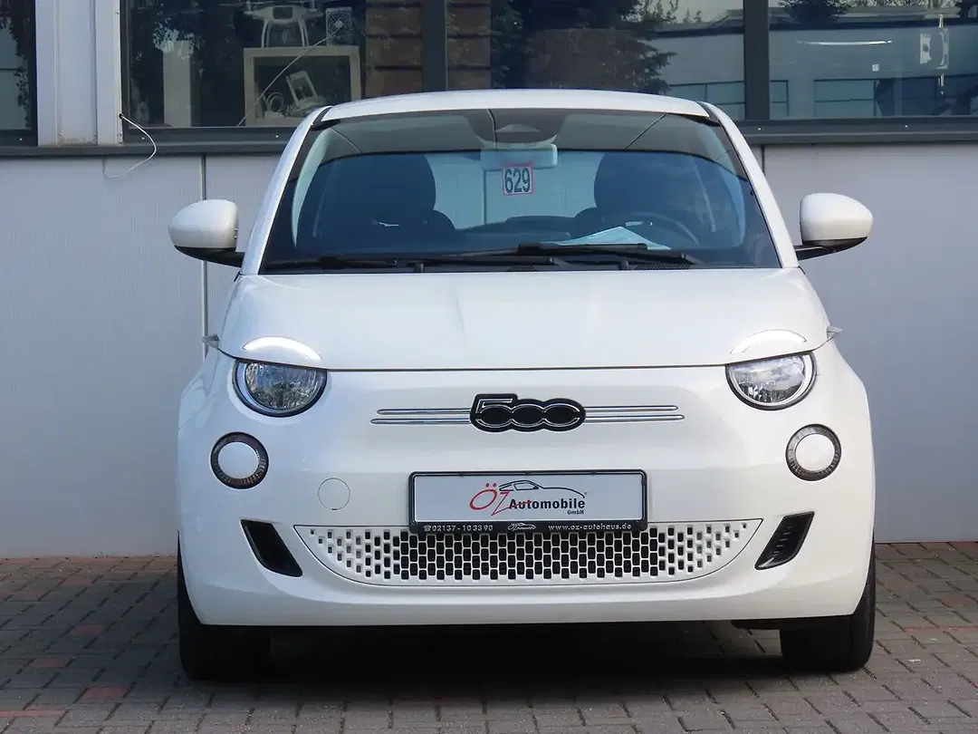 Fiat 500e - Thumbnail 2