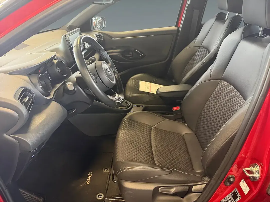 Toyota Yaris - Thumbnail 9