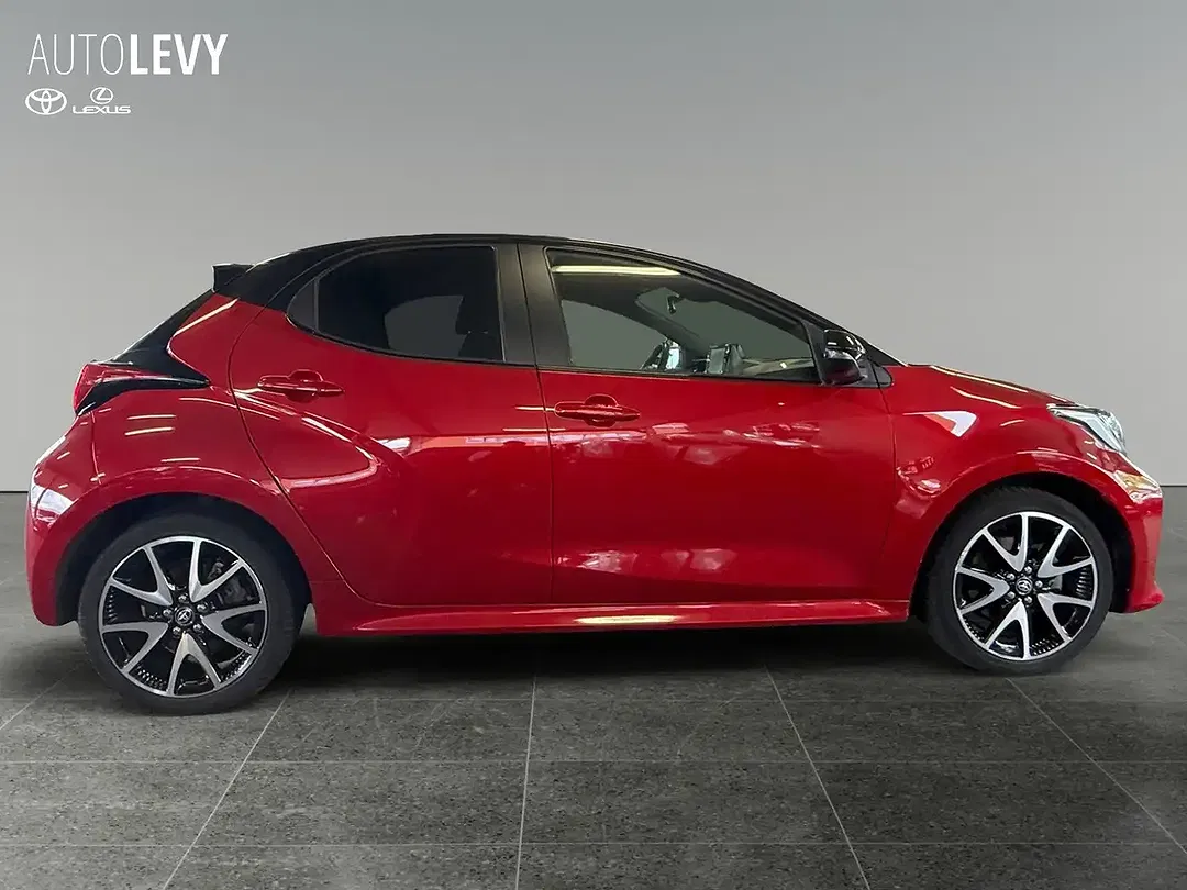 Toyota Yaris - Thumbnail 6