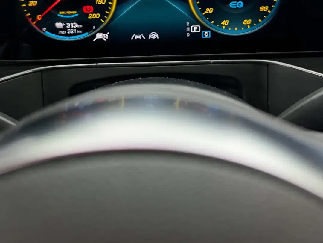 Mercedes-Benz EQC 400 - Thumbnail 11