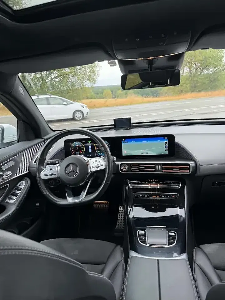 Mercedes-Benz EQC 400 - Thumbnail 12