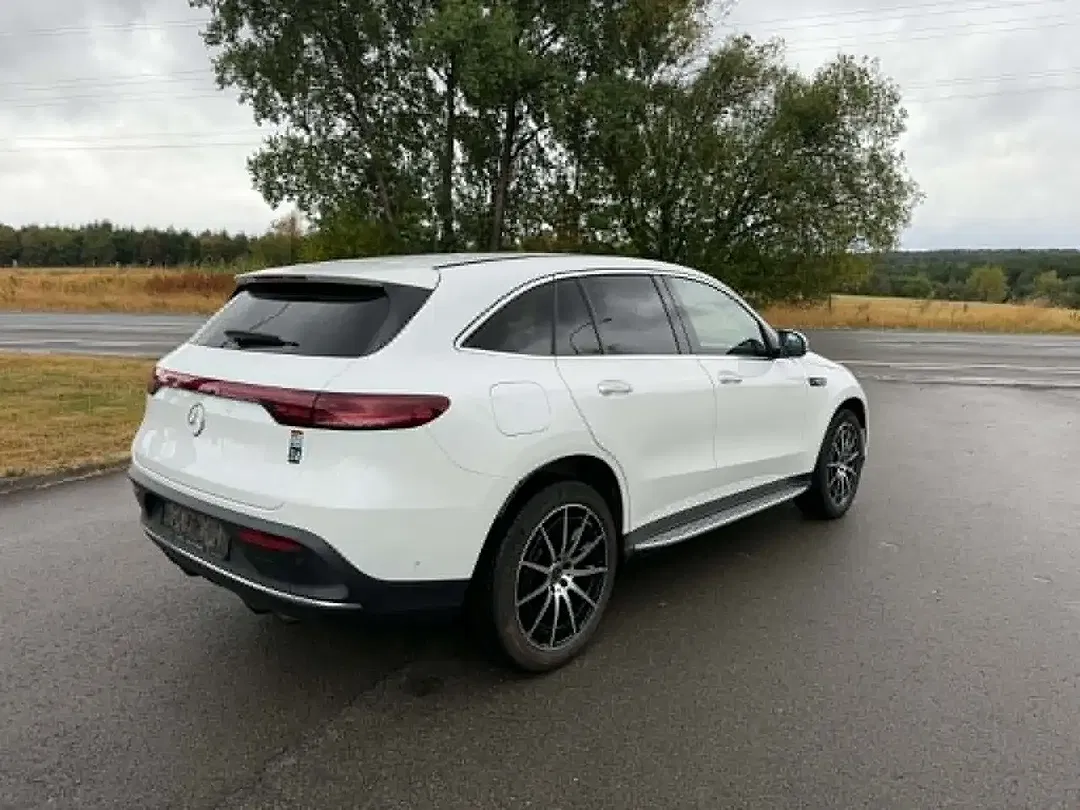 Mercedes-Benz EQC 400 - Thumbnail 4