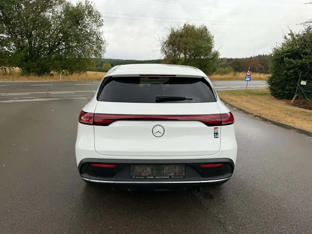 Mercedes-Benz EQC 400 - Thumbnail 5