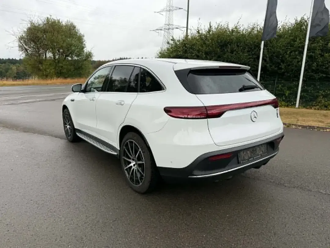 Mercedes-Benz EQC 400 - Thumbnail 6